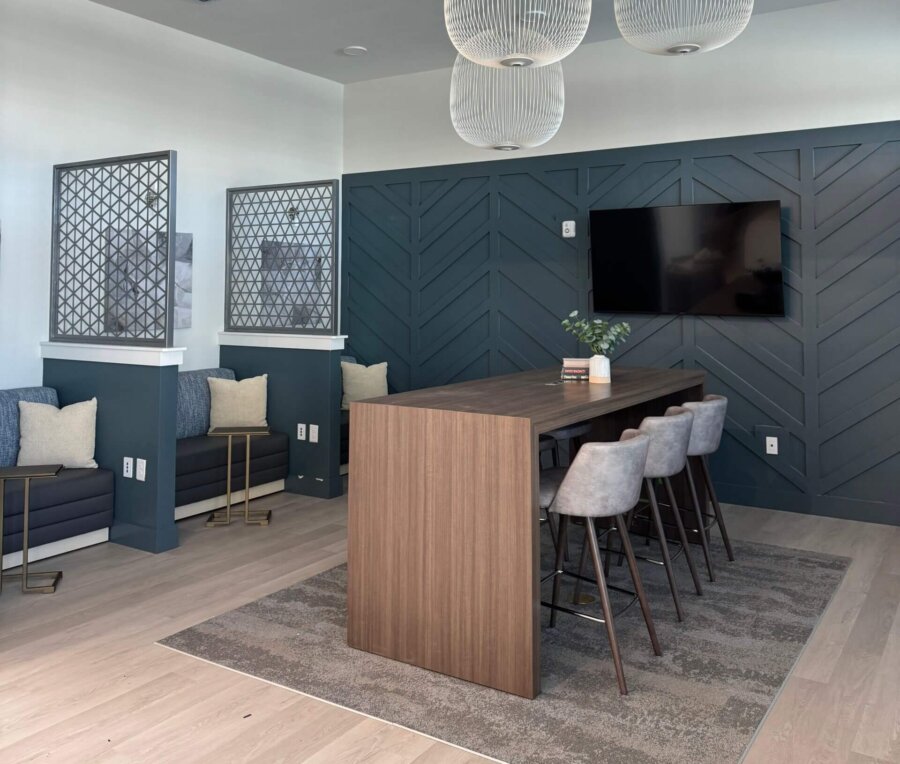 Bradley Daytona coworking stations
